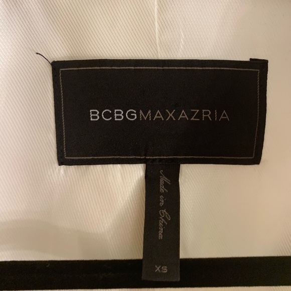 BCBGMaxAzria White Blazer with Shoulder Pads - Picture 3 of 3